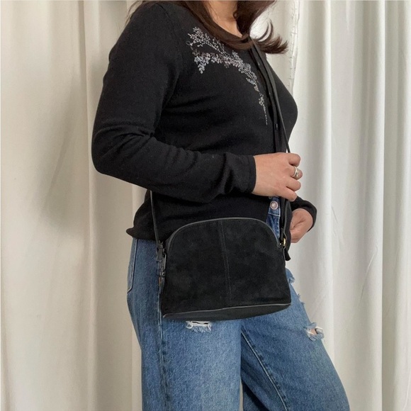 Vintage Black Valerie Stevens suede crossbody bag. - Picture 3 of 10